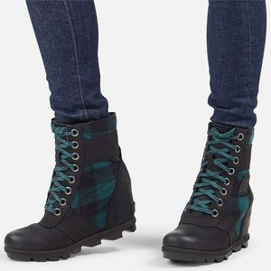 NWOB Sorel Lexie Joan of Arctic Wedge Bootie